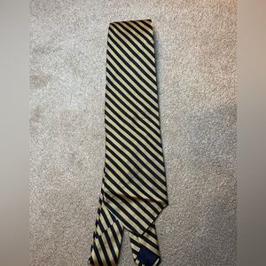 Brooks Brothers Men’s Striped Neck Tie